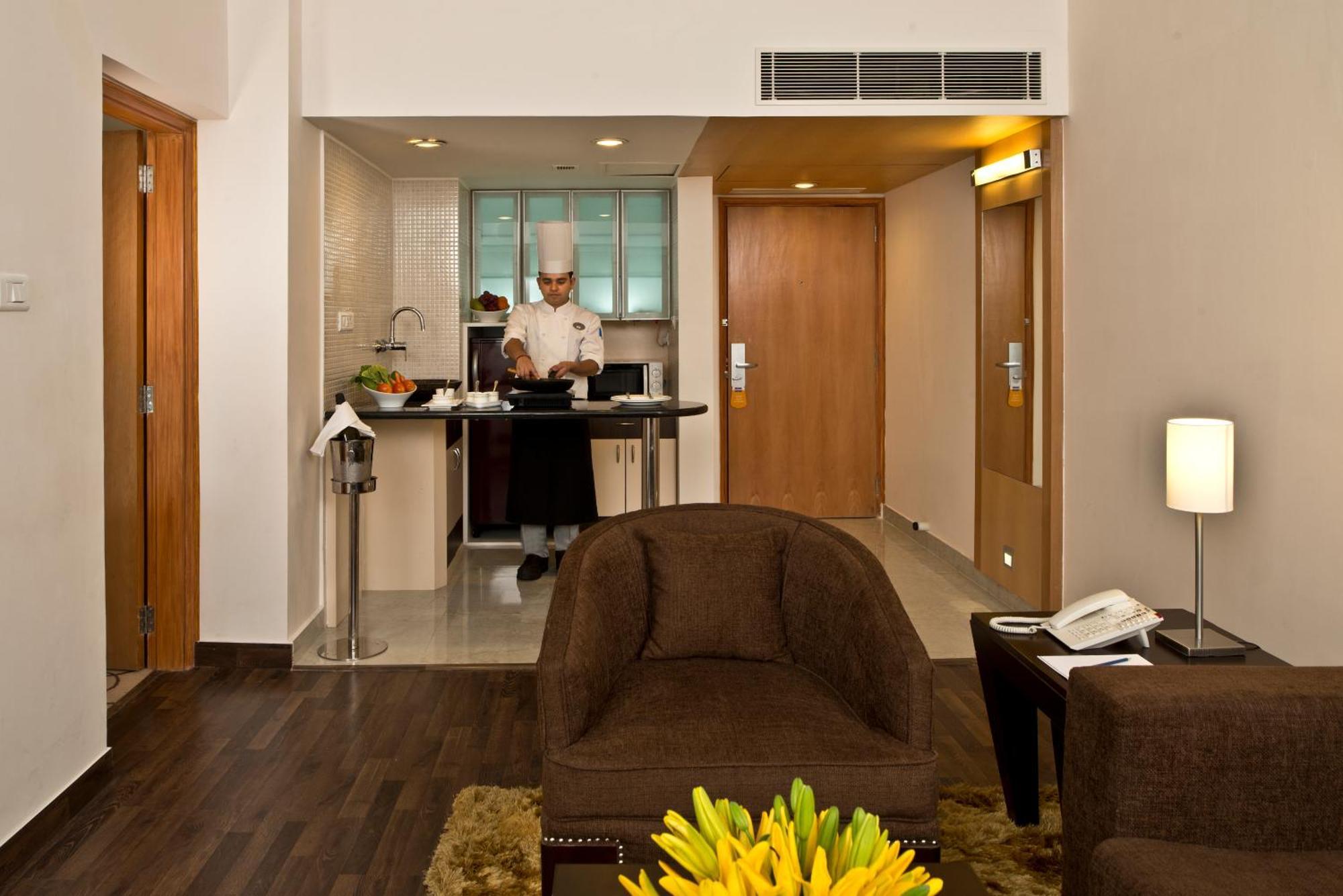 Red Fox By Lemon Tree Hotels, Bhiwadi Exterior photo